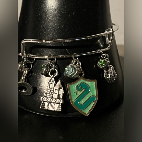Harry Potter theme slytherin charm bracelet - Picture 5 of 7